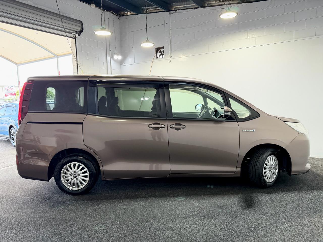 2015 Toyota Noah
