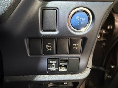 2015 Toyota Noah - Thumbnail