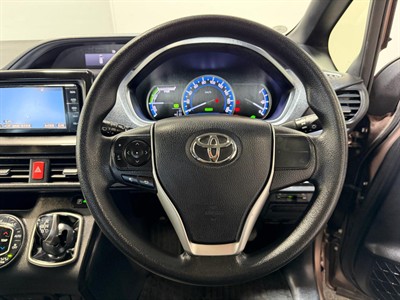 2015 Toyota Noah - Thumbnail