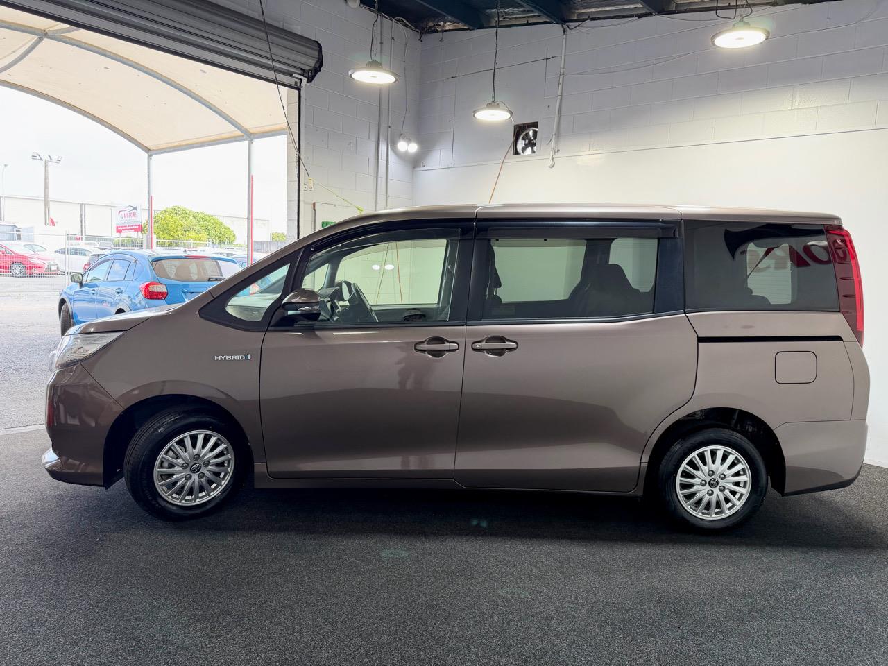 2015 Toyota Noah