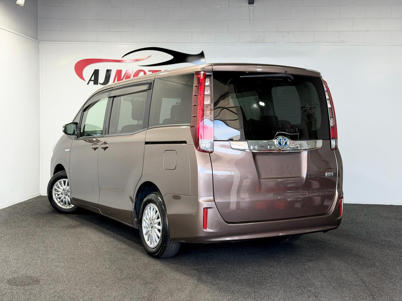 2015 Toyota Noah