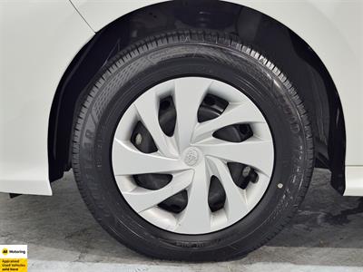 2021 Toyota Yaris - Thumbnail