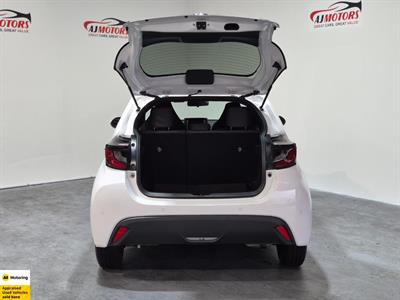 2021 Toyota Yaris - Thumbnail