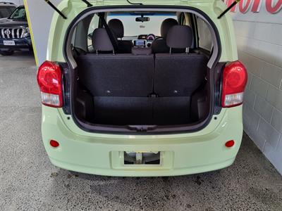 2015 Toyota Porte - Thumbnail