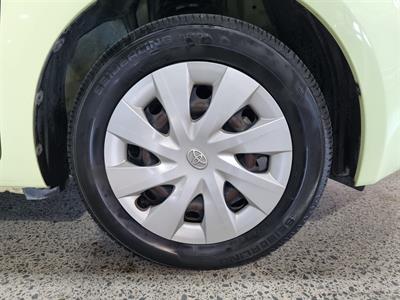 2015 Toyota Porte - Thumbnail