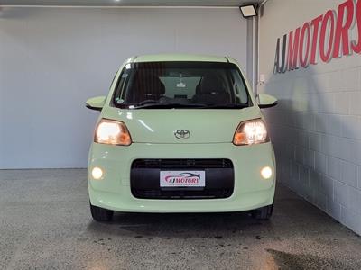 2015 Toyota Porte - Thumbnail