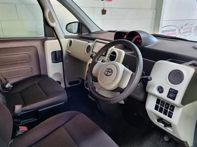 2015 Toyota Porte - Thumbnail