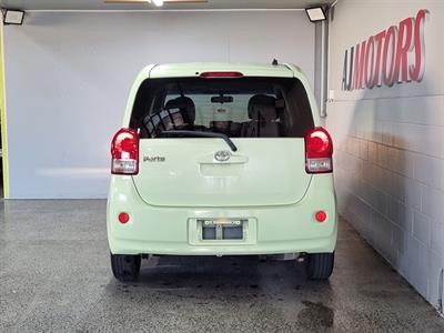 2015 Toyota Porte - Thumbnail