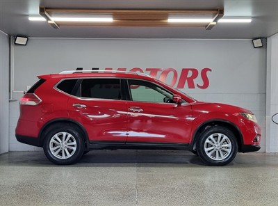 2015 Nissan X-Trail - Thumbnail