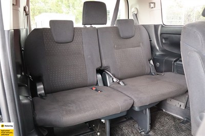 2014 Toyota Voxy - Thumbnail