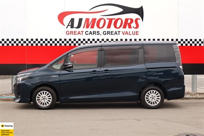 2014 Toyota Voxy - Thumbnail