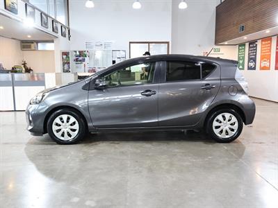 2012 Toyota Aqua - Thumbnail