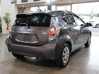 2012 Toyota Aqua - Thumbnail