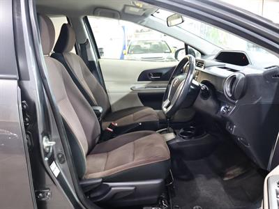 2012 Toyota Aqua - Thumbnail