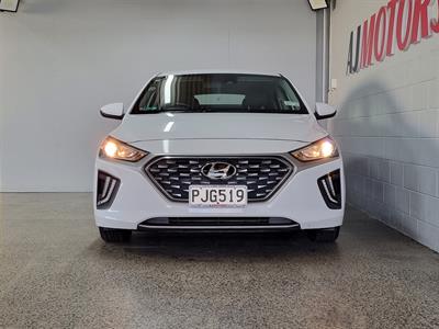 2022 Hyundai IONIQ - Thumbnail