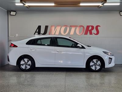 2022 Hyundai IONIQ - Thumbnail