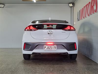 2022 Hyundai IONIQ - Thumbnail