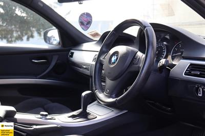 2012 BMW 320i - Thumbnail