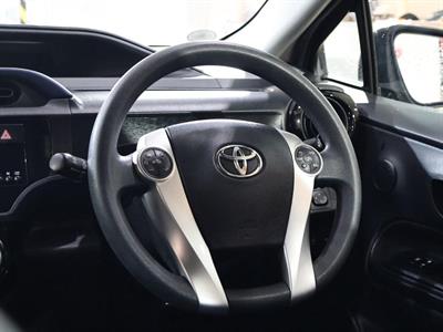 2015 Toyota Aqua - Thumbnail