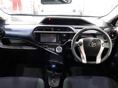 2015 Toyota Aqua - Thumbnail