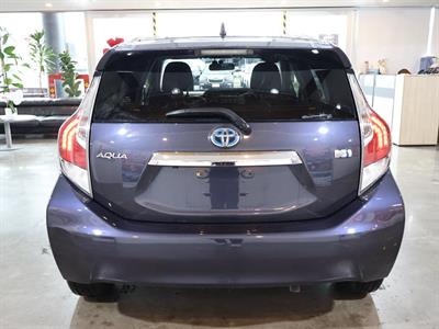 2015 Toyota Aqua - Thumbnail