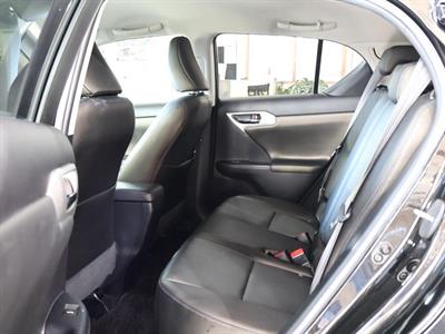 2013 Lexus CT 200h - Thumbnail