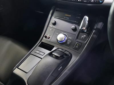 2013 Lexus CT 200h - Thumbnail