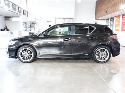 2013 Lexus CT 200h - Thumbnail