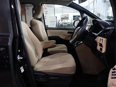 2015 Toyota Noah - Thumbnail