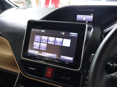 2015 Toyota Noah - Thumbnail