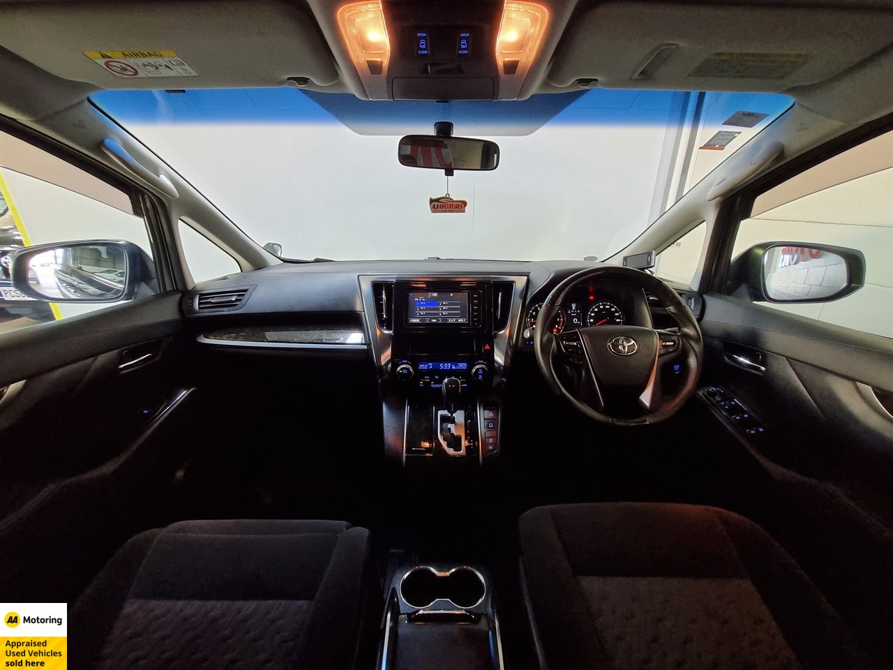 2015 Toyota Vellfire