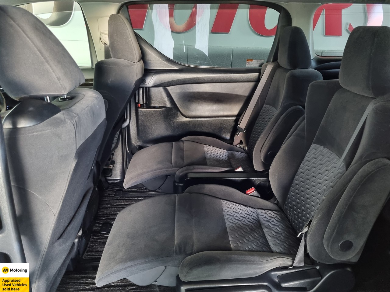 2015 Toyota Vellfire