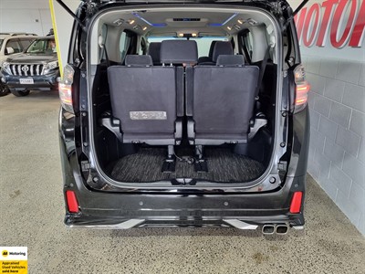 2015 Toyota Vellfire - Thumbnail