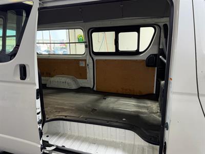 2019 Toyota Hiace - Thumbnail