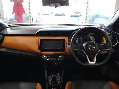 2021 Nissan Kicks - Thumbnail