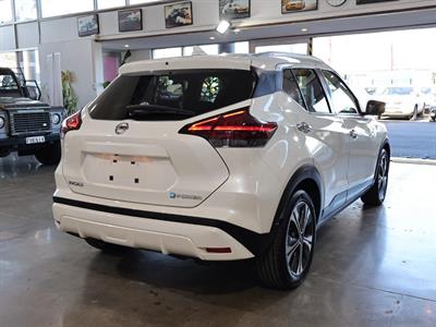 2021 Nissan Kicks - Thumbnail