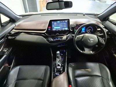 2017 Toyota C-HR - Thumbnail