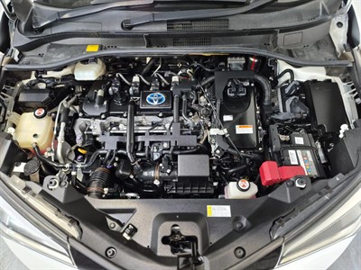 2017 Toyota C-HR - Thumbnail