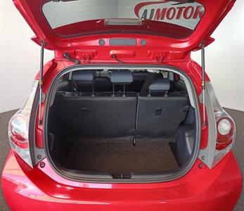 2014 Toyota Aqua - Thumbnail