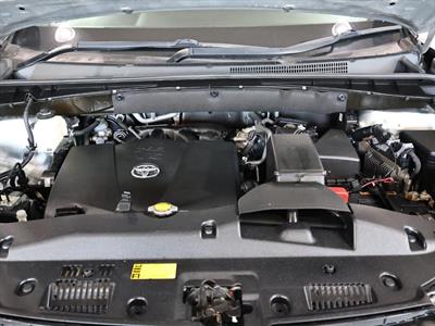 2017 Toyota Highlander - Thumbnail