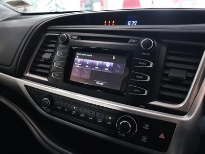 2017 Toyota Highlander - Thumbnail