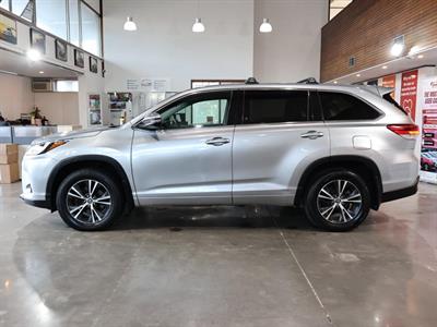 2017 Toyota Highlander - Thumbnail