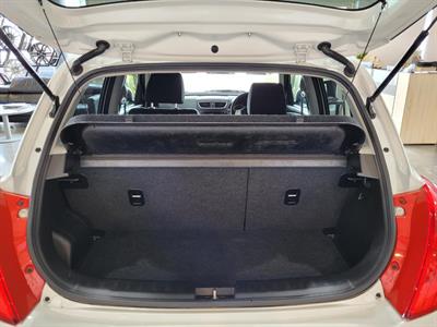 2016 Suzuki Swift - Thumbnail