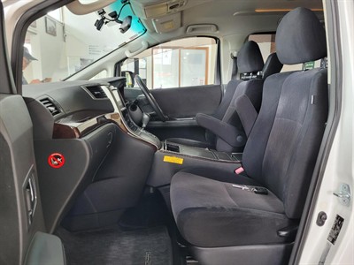 2012 Toyota Alphard - Thumbnail