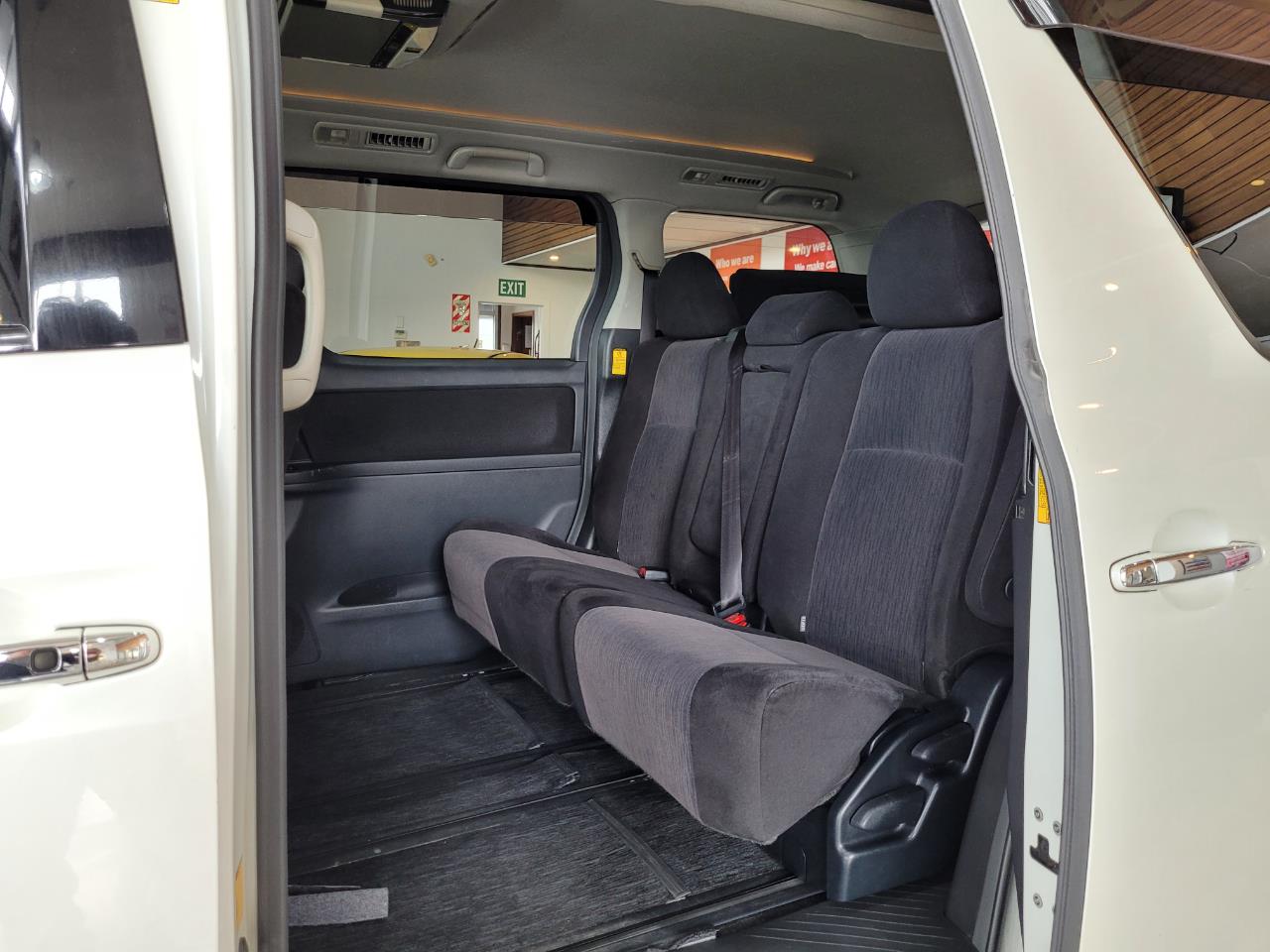 2012 Toyota Alphard