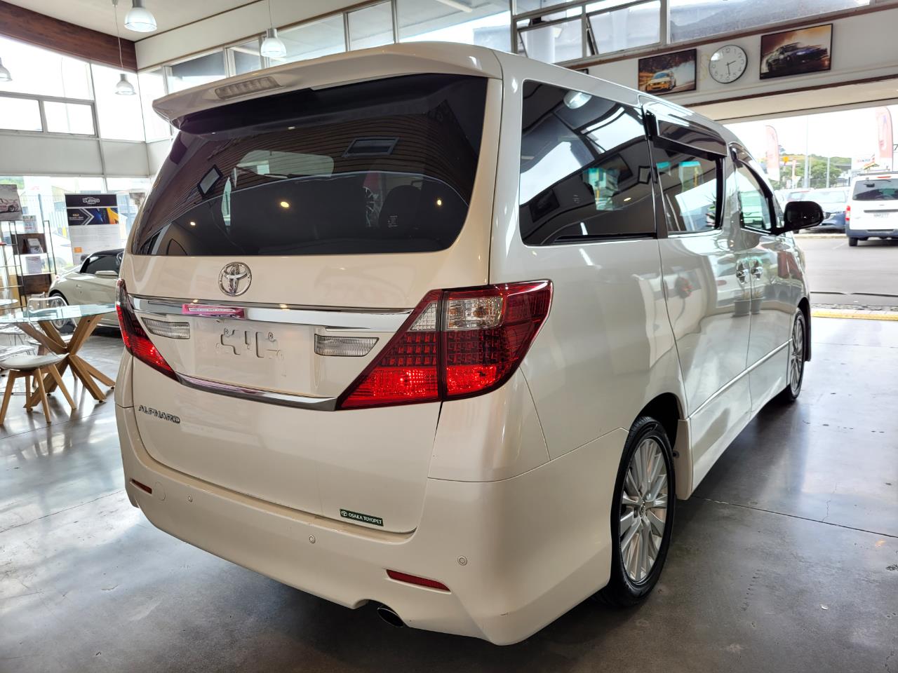 2012 Toyota Alphard