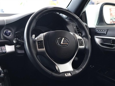 2013 Lexus CT 200h - Thumbnail