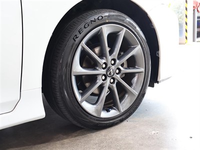 2013 Lexus CT 200h - Thumbnail