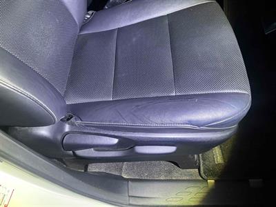 2014 Toyota Esquire - Thumbnail