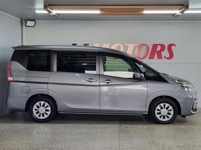 2021 Nissan Serena - Thumbnail